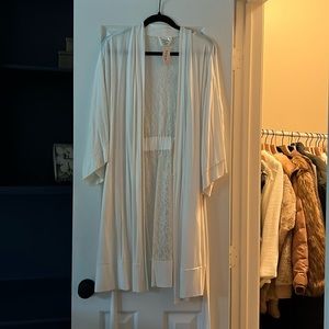 Brand new soma intimates robe with lace backing